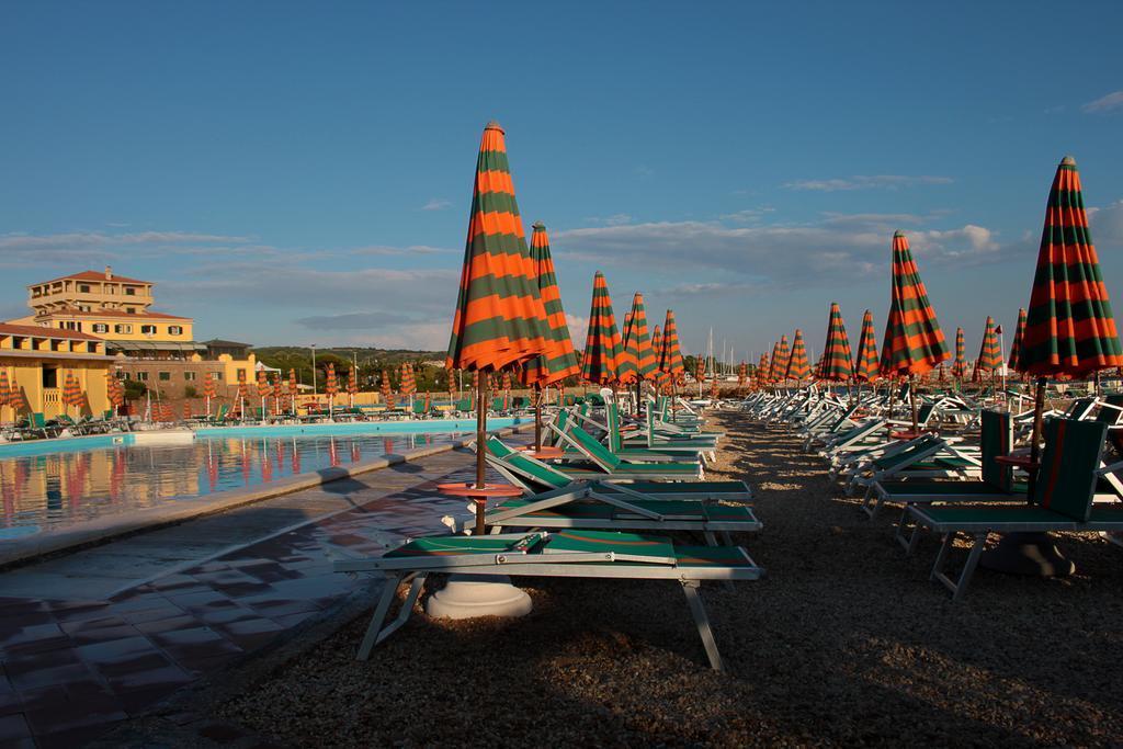 Mercure Civitavecchia Sunbay Park Hotel Exterior foto