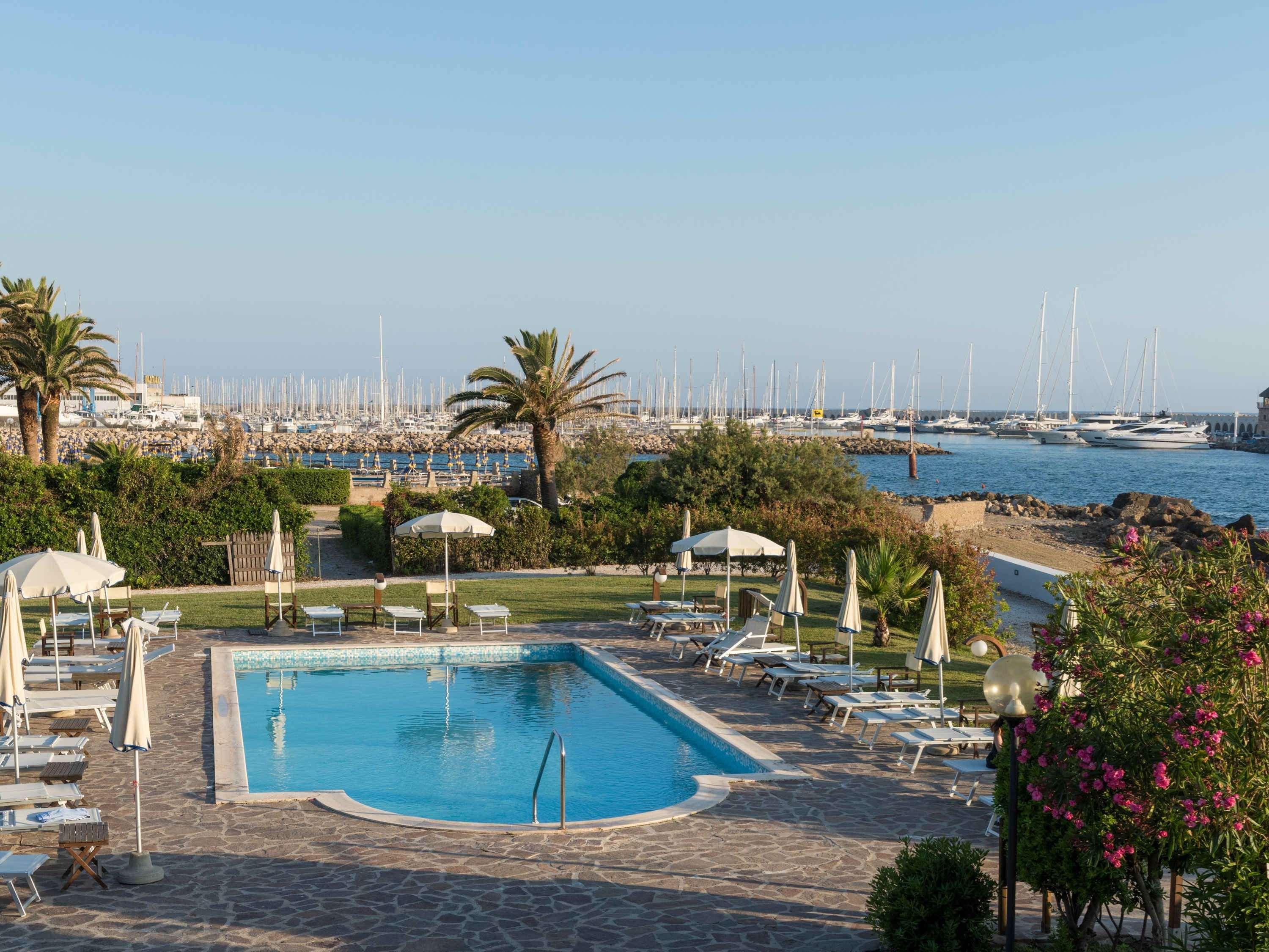 Mercure Civitavecchia Sunbay Park Hotel Exterior foto