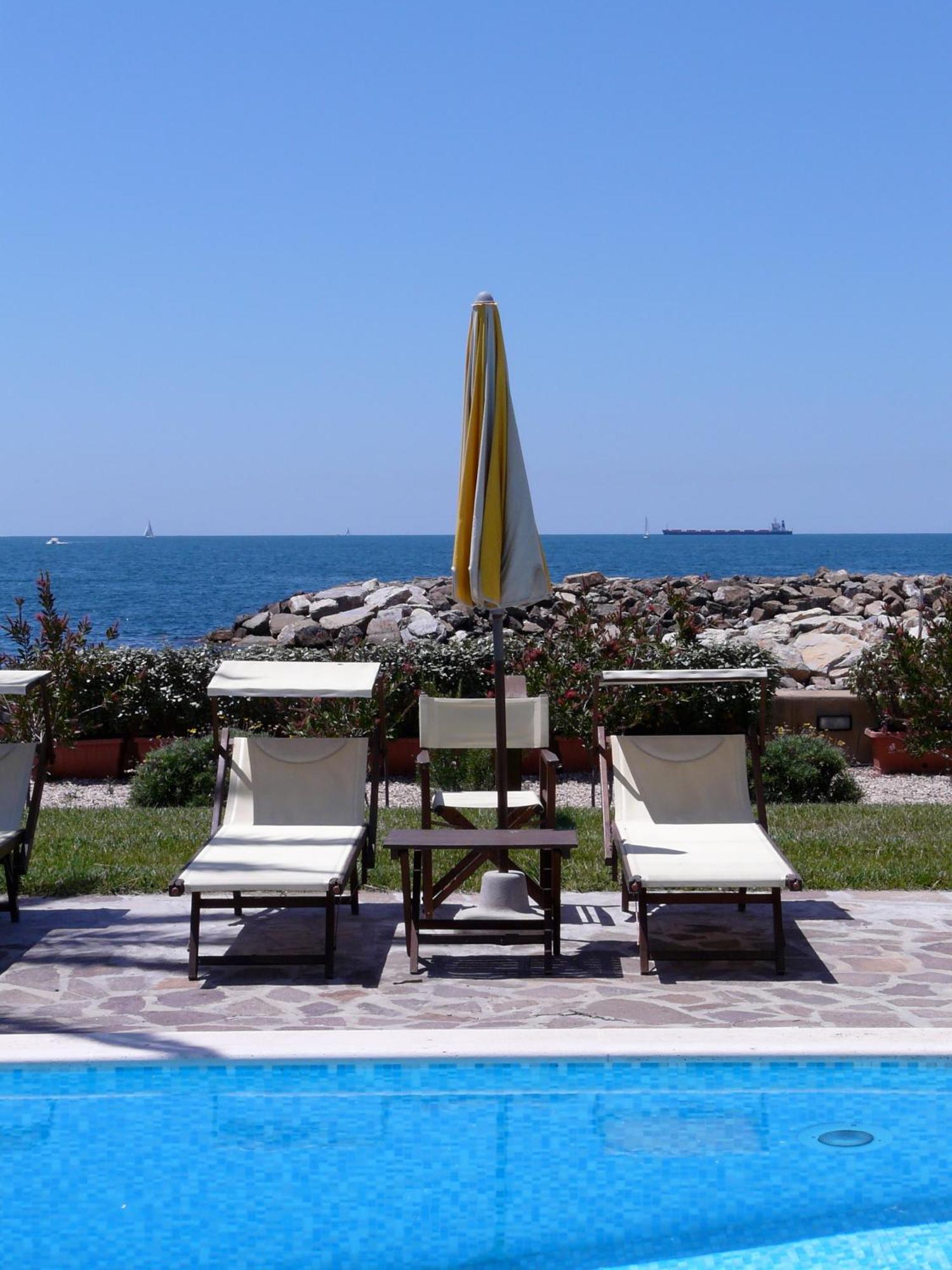 Mercure Civitavecchia Sunbay Park Hotel Exterior foto