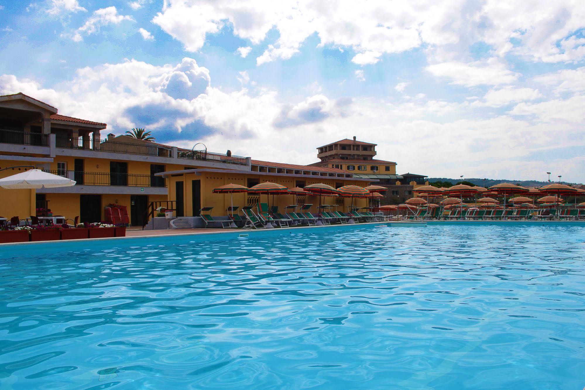 Mercure Civitavecchia Sunbay Park Hotel Exterior foto